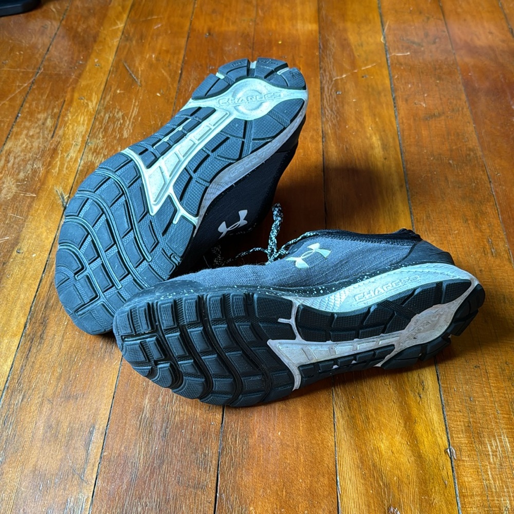 Under Armor Training Shoes - image 6